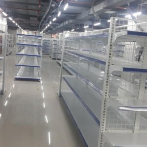 lắp đặt kệ siêu thị lưng lưới